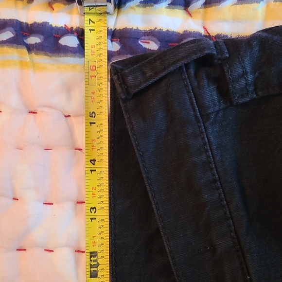 SOLD Madewell Buttoned Shorts - Picture 7 of 8